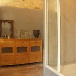Domaine Saint Martin Гостевой дом Valliguieres