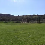 Pensión Domaine Saint Martin Valliguieres